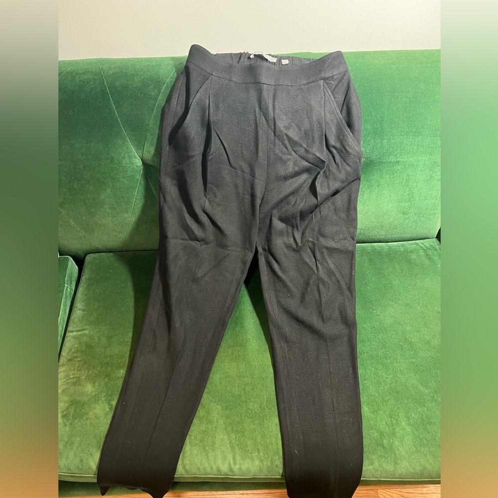 Vince ankle length elastic waist trousers with pockets, size XS.